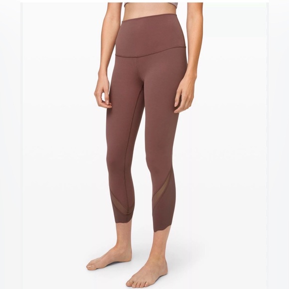 lululemon athletica Pants - Lululemon Wunder Under Scalloped
Hem High-Rise Crop Leggings Size 10